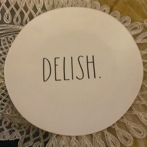 Rae Dunn melamine plate 10.5”